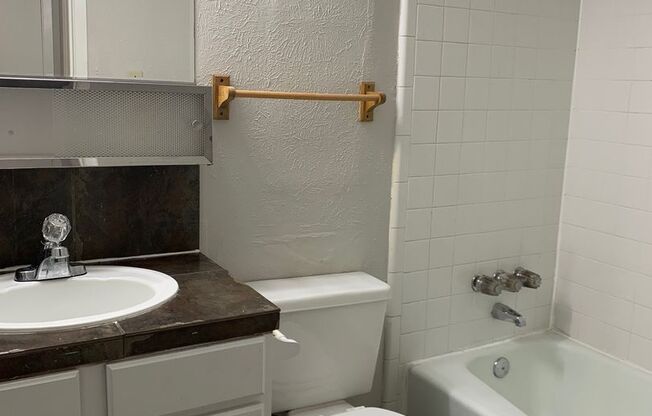 Studio, 1 bath, 404 sqft, $865, Unit 201