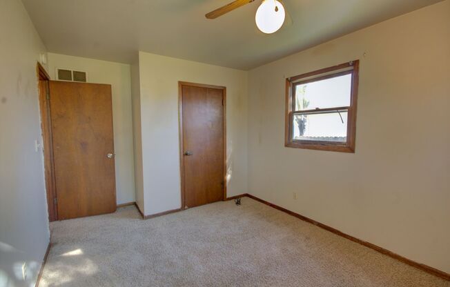 3 beds, 1 bath, $1,195