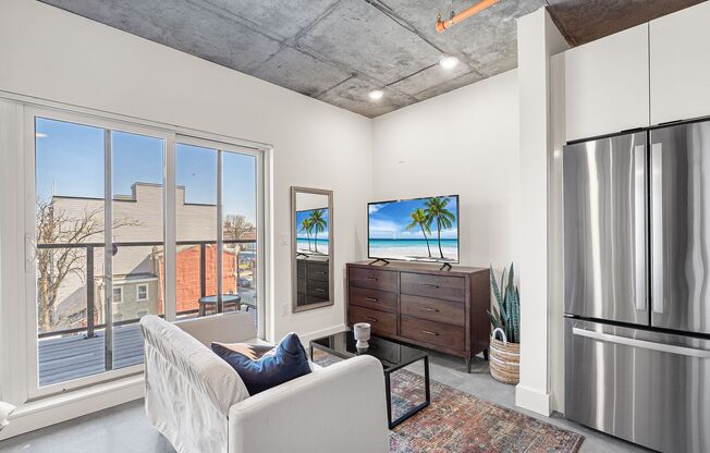 Studio, 1 bath, 398 sqft, $1,350, Unit 504