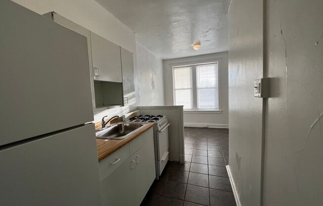 Studio, 1 bath, 400 sqft, $825, Unit 415