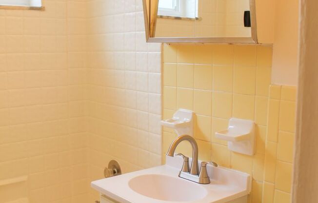 2 beds, 1 bath, 665 sqft, $950, Unit 1732P
