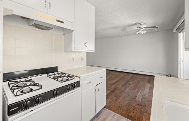 1 bed, 1 bath, 740 sqft, $2,650