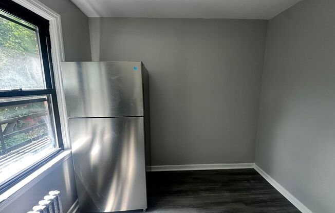 2 beds, 1 bath, 850 sqft, $1,895, Unit APT 36