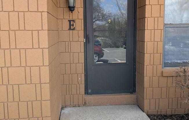 2 beds, 1.5 baths, 1,000 sqft, $1,451, Unit 8199-8199E