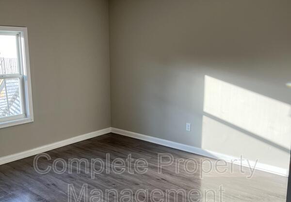 1833 15 AVE N