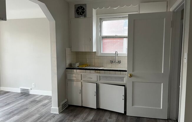 3 bedroom, 1 bath home near 8 mile and Hayes with basement and garage $1200 per month