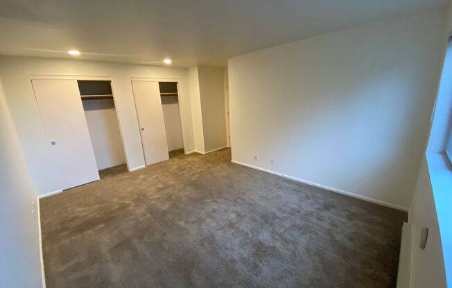 2 beds, 1.5 baths, 1,000 sqft, $1,695, Unit IG 3022