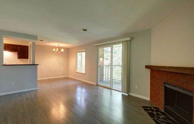 Downtown Bellevue 2BR 1BA Condo-Just Blocks from Center of City!!