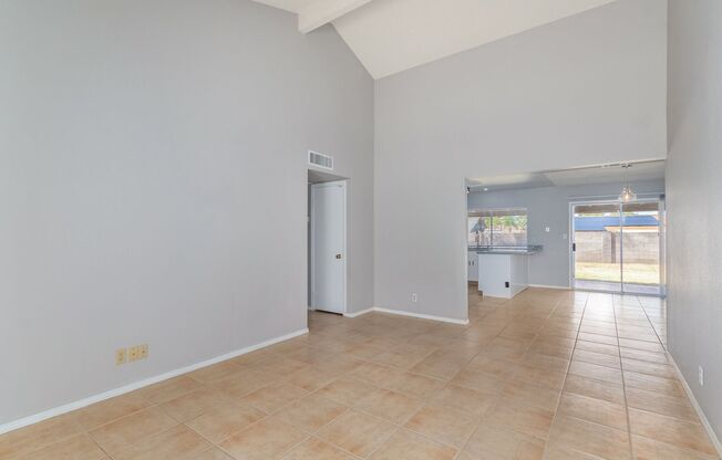 CHARMING NORTH SCOTTSDALE HOME WITH LARGE BACKYARD!
