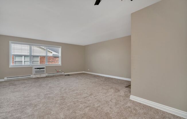 2 beds, 1 bath, 1,032 sqft, $1,750, Unit 33-25 Iron Gate