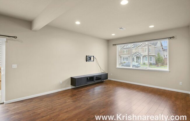 *OUTSTANDING* 3 BD 2.5 BA + Office/Den (Could be used as bedroom) Single Family Home In A Coveted Abbey Creek In A Highly Desirable Bethany Area, **A+ Schools**