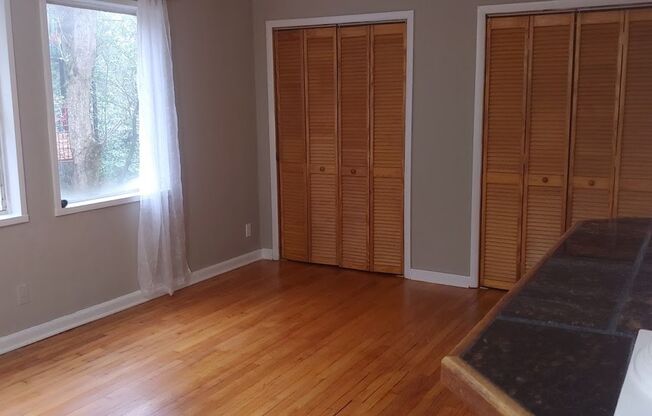 2 beds, 1 bath, 850 sqft, $1,650, Unit Apt 1