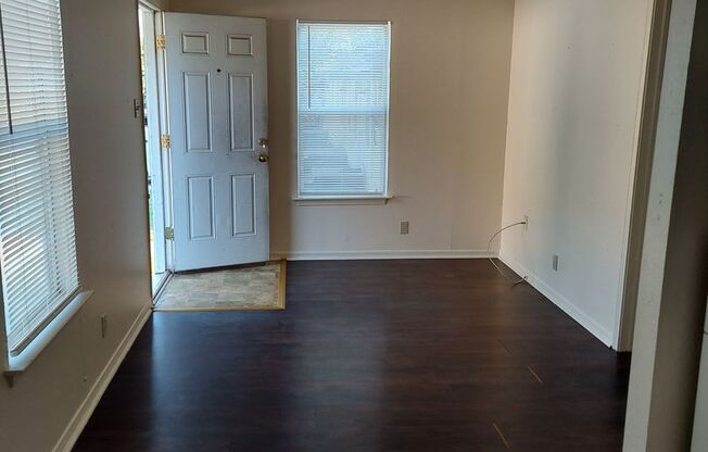 1 bed, 1 bath, 440 sqft, $600, Unit 2