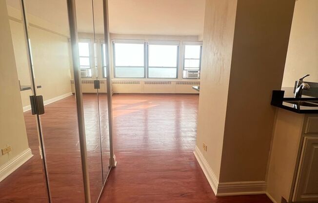 Studio, 1 bath, 650 sqft, $1,665, Unit 418-1506