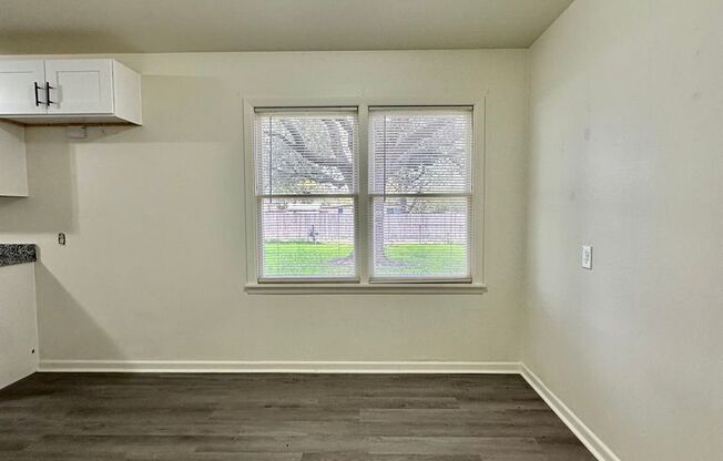 Now Available - Cozy 3-Bedroom Home w/ Fully Renovated Kitchen!!