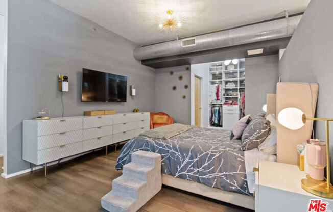 1 bed, 2 baths, 1,200 sqft, $3,495, Unit 716