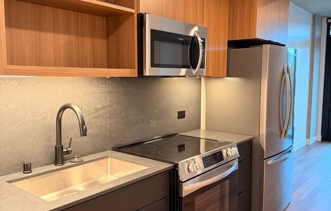 Studio, 1 bath, 362 sqft, $2,095, Unit 611