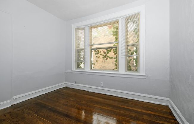 6734-6736 S Clyde Ave