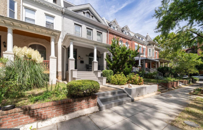 1343 MERIDIAN PL NW