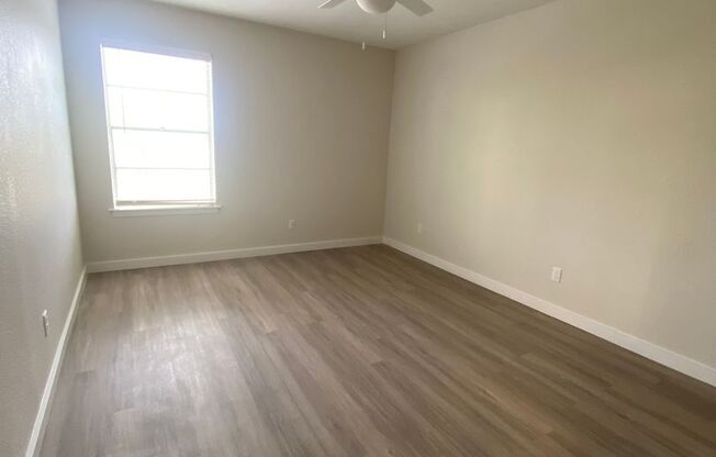 2 beds, 1 bath, 900 sqft, $1,550, Unit ELP2202-336