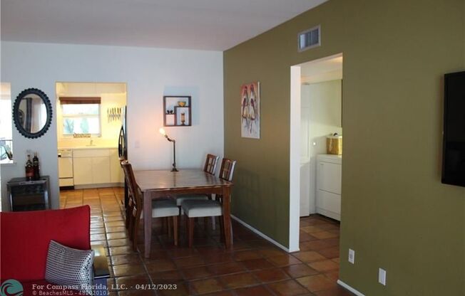 1212 SE 2 CT
