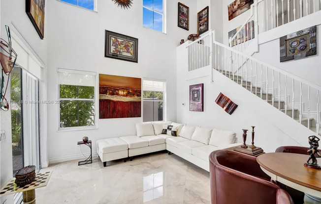 4-bedroom Single Family Home in Gated Community