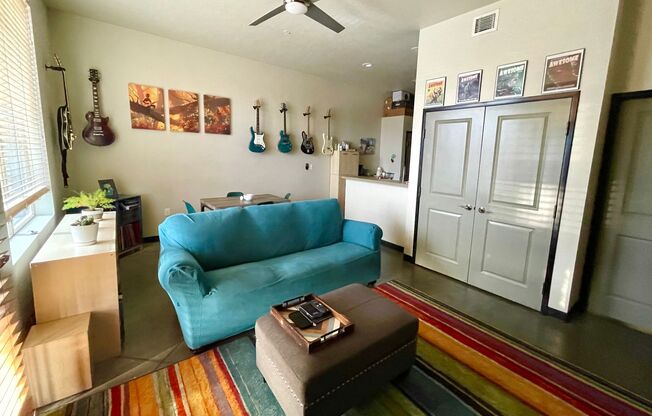 2 beds, 2 baths, 728 sqft, $1,625, Unit 201