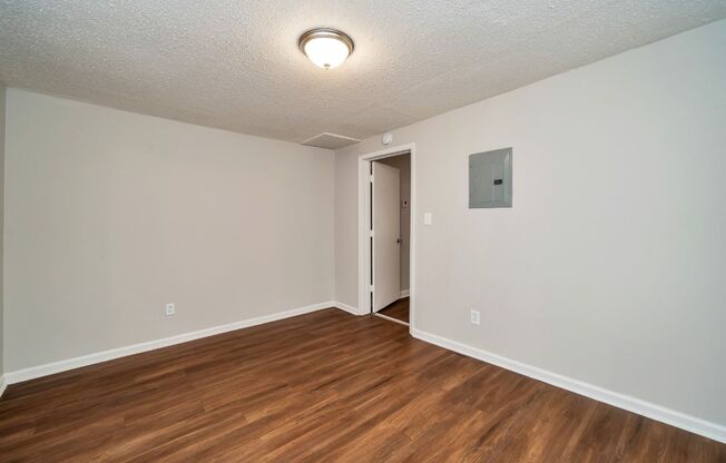 1 bed, 1 bath, $625, Unit Unit B