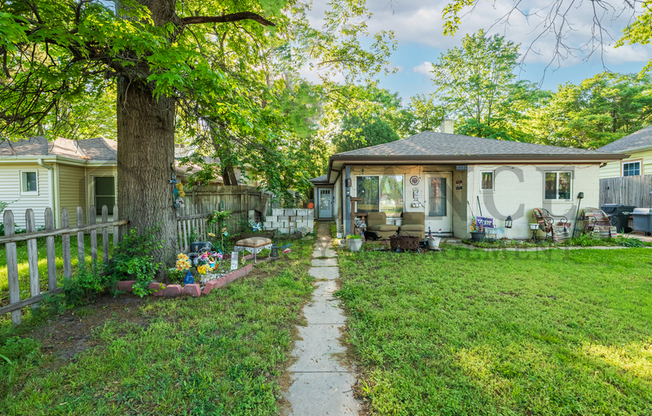 1554 N SALINA