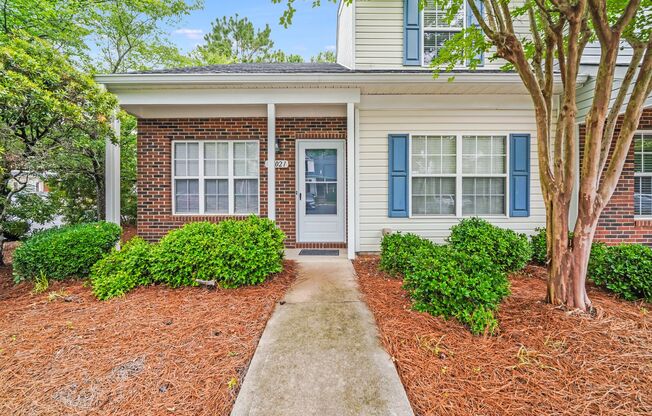 Bennington Place Beauty – 2 Beds, 2.5 Baths, Versatile Loft & More!