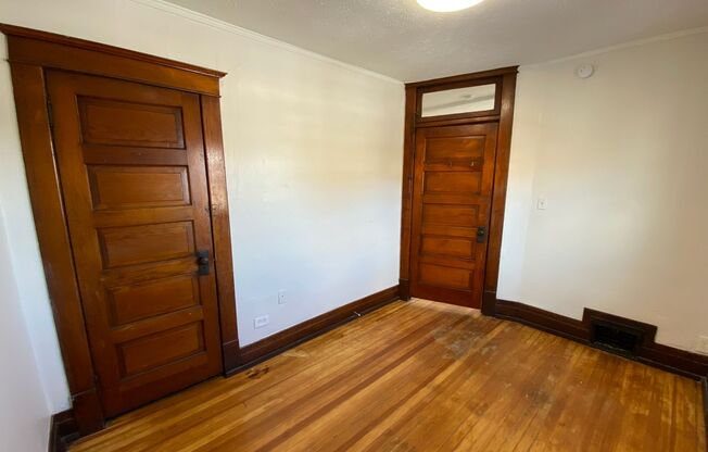 2 beds, 1 bath, 1,150 sqft, $975, Unit 1