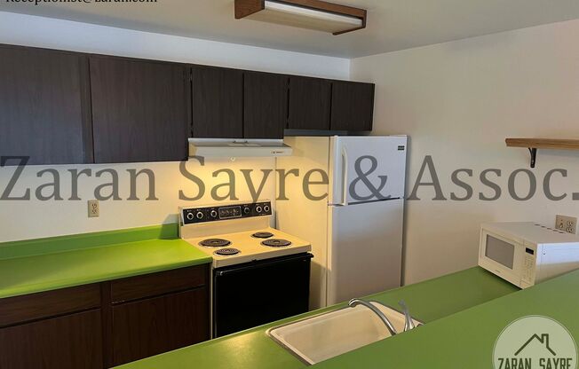 2 beds, 1 bath, $1,425, Unit # #H 12