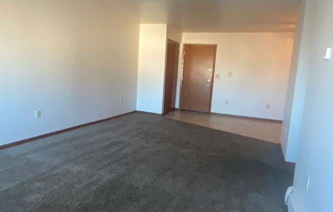 2 beds, 1 bath, 951 sqft, $1,299, Unit 5166 C07