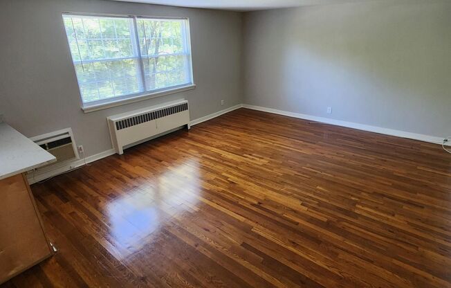1 bed, 1 bath, 663 sqft, $2,050, Unit D-04