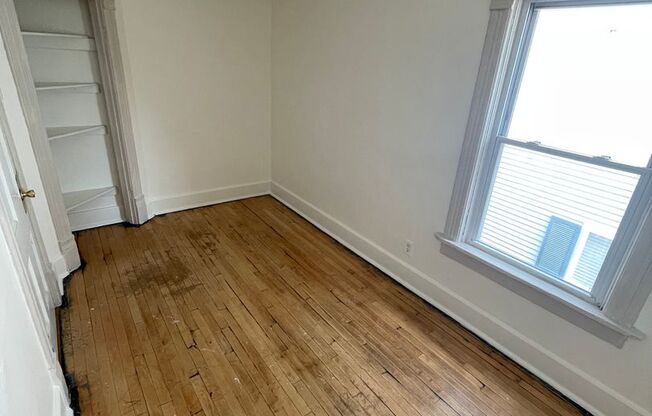 2 beds, 1 bath, $1,395, Unit 2485A N Cramer St.