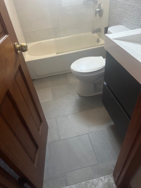 3 beds, 1 bath, $7,495, Unit 6A
