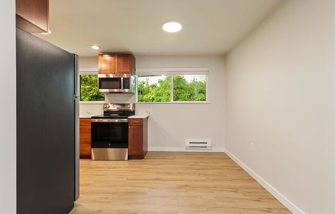 2 beds, 1 bath, 875 sqft, $2,595, Unit 17