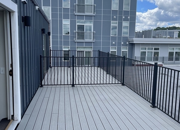 1 bed, 1 bath, 650 sqft, $2,500, Unit 611