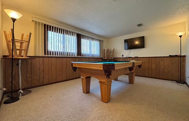 Great 3 BR/2 BA Townhome in Vadnais Heights!