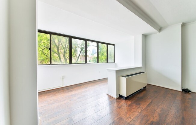 2 beds, 2 baths, 1,282 sqft, $4,200, Unit 4E