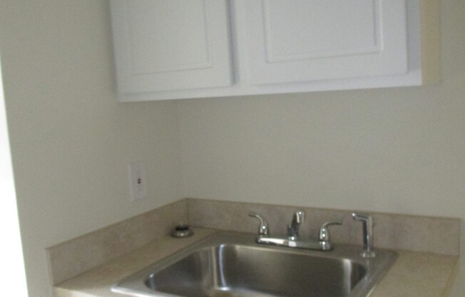 1 bed, 1 bath, $945, Unit 1D