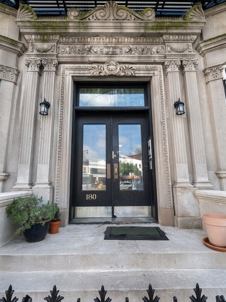 180 STERLING PL