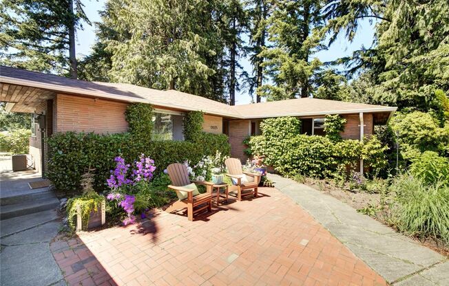 4Bd/1.75Ba Seattle Home
