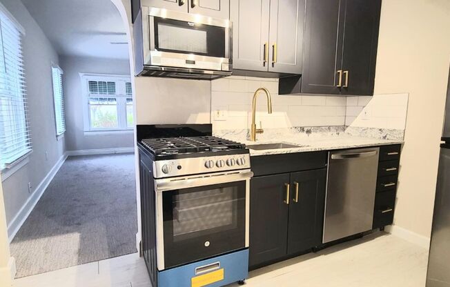 1 bed, 1 bath, 506 sqft, $1,095, Unit 011