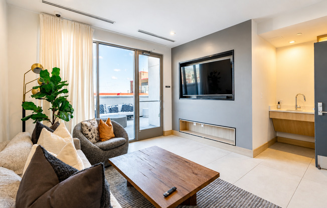 1 bed, 1 bath, 636 sqft, $2,895, Unit 204