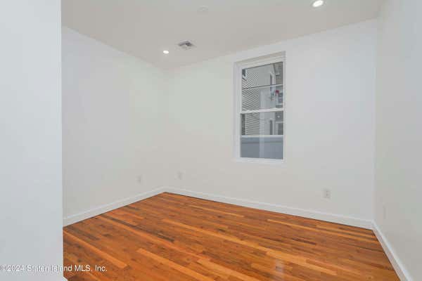 2 beds, 1 bath, 3,300 sqft, $2,500, Unit 2