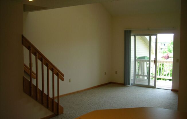 3 beds, 2 baths, 1,285 sqft, $2,090, Unit 2898-206