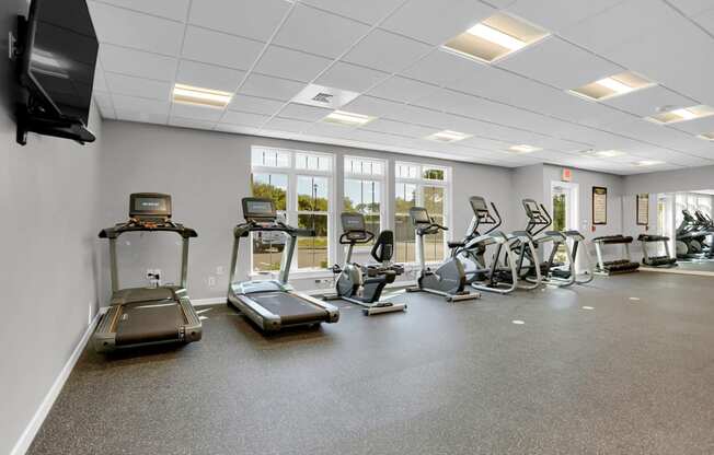 Apartments With A Gym in Mechanicsburg, PA | Oakwood Hills Apartments