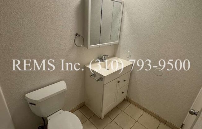 2 beds, 2 baths, 850 sqft, $2,095, Unit 05