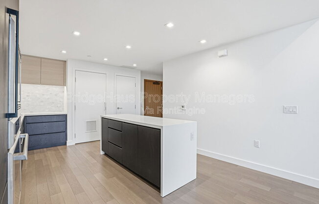 1 bed, 1 bath, 848 sqft, $3,850, Unit 411